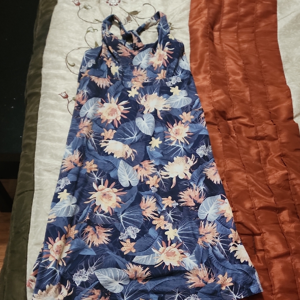 Patagonia Navy and White Apparel